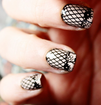 acrylic fishnet nails